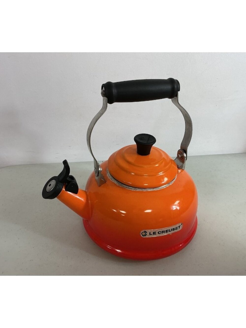 Le Creuset Whistling Tea Kettle 1.7 qt Flame Enamel Steel